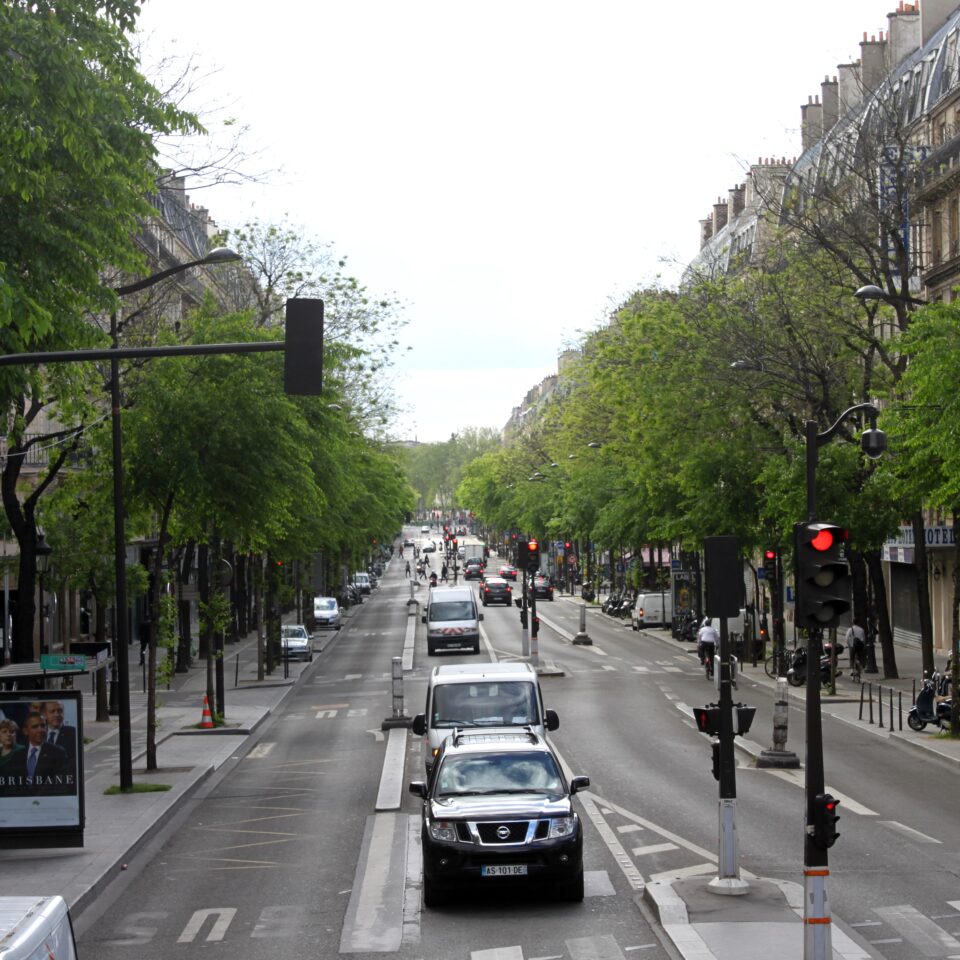 L 'Open Tour -- Hop On Hop Off Buses in Paris