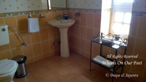 Stay at the Grand Oak Manor in Binsar, Uttarakhand