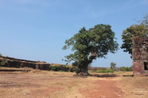 Sight-seeing in Ganapatiphule -- Jaigad Fort