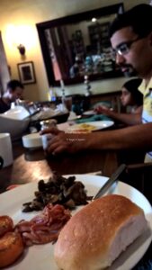 Dining & Drinking at Vivienda Dos Palhacos, Homestay in Goa